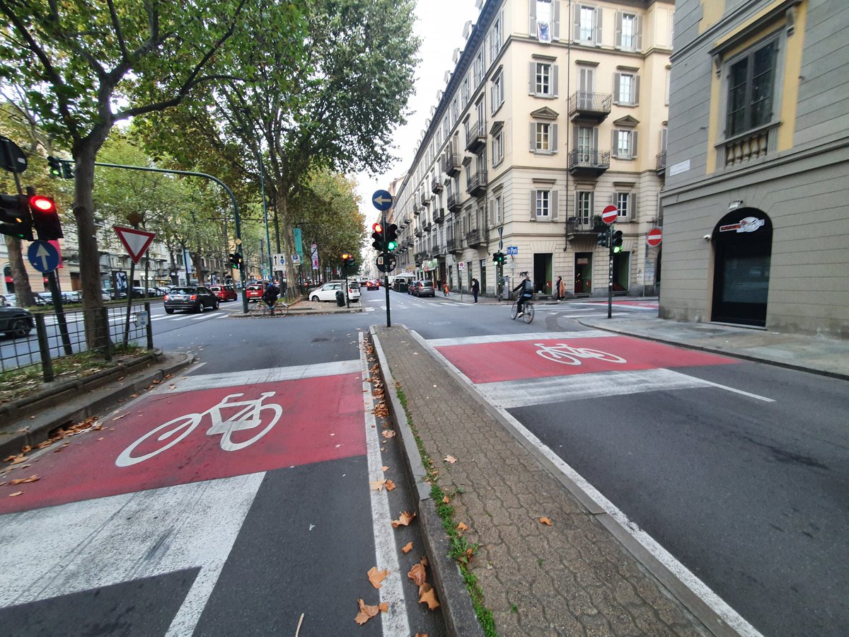 TOsostenibile's tweet photo. While working for the #city of @twitorino I had the chance to implement many cycling solutions and more than 100km of #bike #paths. Now it's time to monitor the #Results #UrbanMobility #UrbanFantasy #bicycleculture @fiabonlus @Cycling_Embassy https://t.co/fY4jGHPqb2