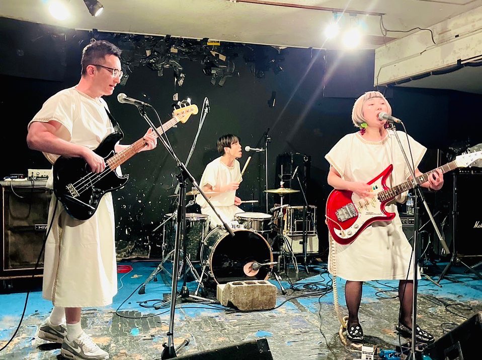 r_c_maki's tweet photo. 久々のライブ、めちゃくちゃ楽しかった！ライブの練習はライブでしか出来なくて、練習不足な私たちはまだまだだけど。
これからもFoodieをよろしくお願いします！
#foodie #foodieband #ainiikanight #難波ベアーズ #nambabears https://t.co/B8Z3ukG3Gz
