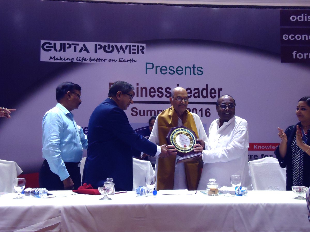 2makeinodisha's tweet photo. some of the photograph of the award2ndBusiness Leader summit held at Bhubaneswar   #oefsummit #orissa #odisha https://t.co/SoFmH6lCj3