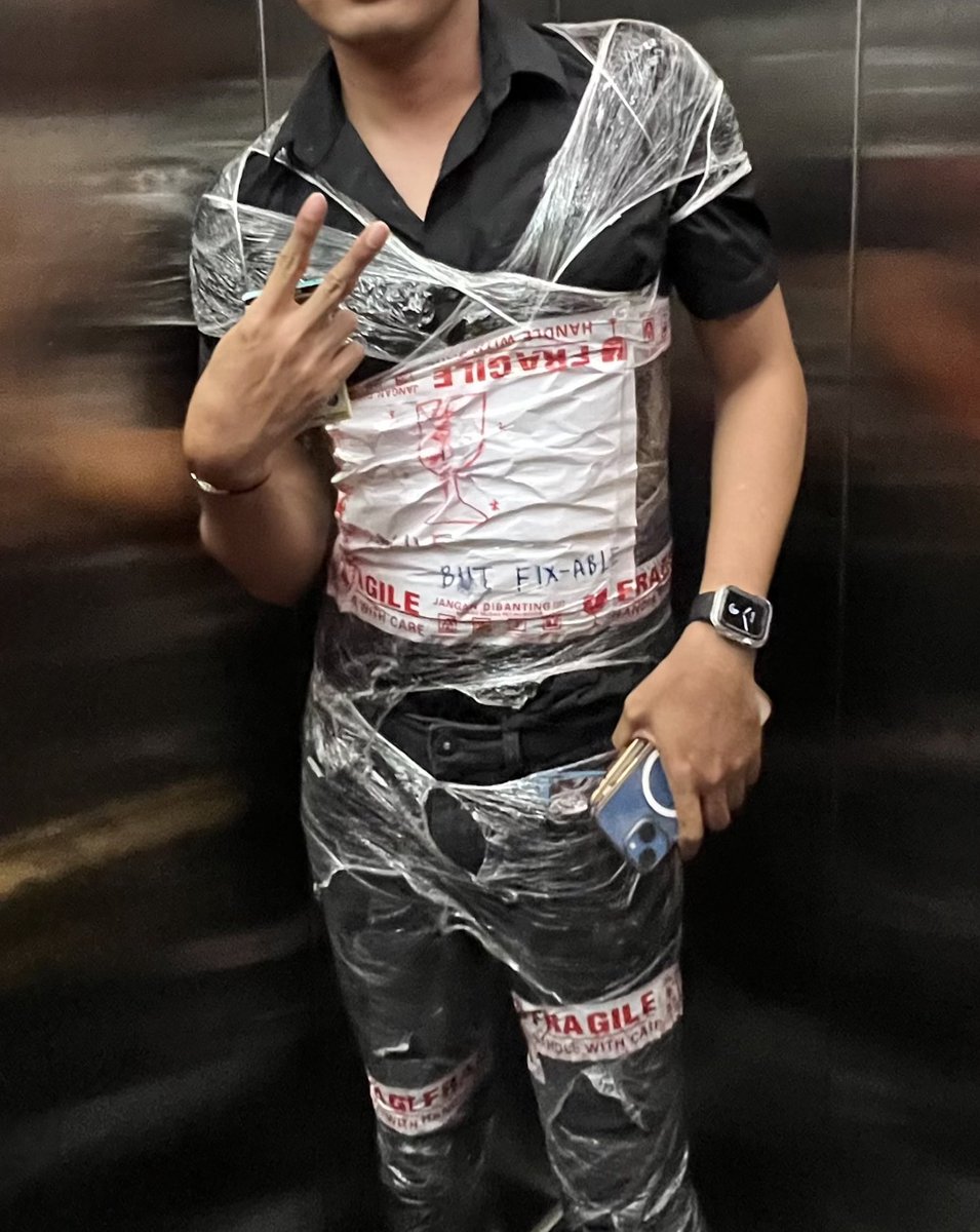 hobiinstagraman's tweet photo. Ready stock && for delivery, fragile but fix-able, bisa gojek instant! #yourstruly #diy #halloweenpart2 https://t.co/9H1ke2t81C