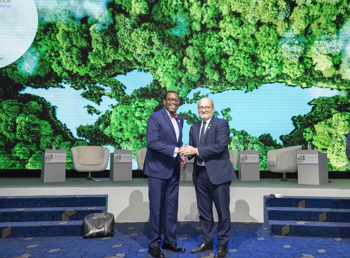 Thank you ⁦my dear friend ⁦<a href="/RiouxRemy/">Rémy Rioux</a>⁩ for our partnership on the successful Finance in Common Summit in Abidjan. Together, let’s do more to mobilise global finance to tackle climate change. ⁦<a href="/AFD_en/">AFD_en 🇫🇷 🇪🇺</a>⁩ ⁦<a href="/EmmanuelMacron/">Emmanuel Macron</a>⁩