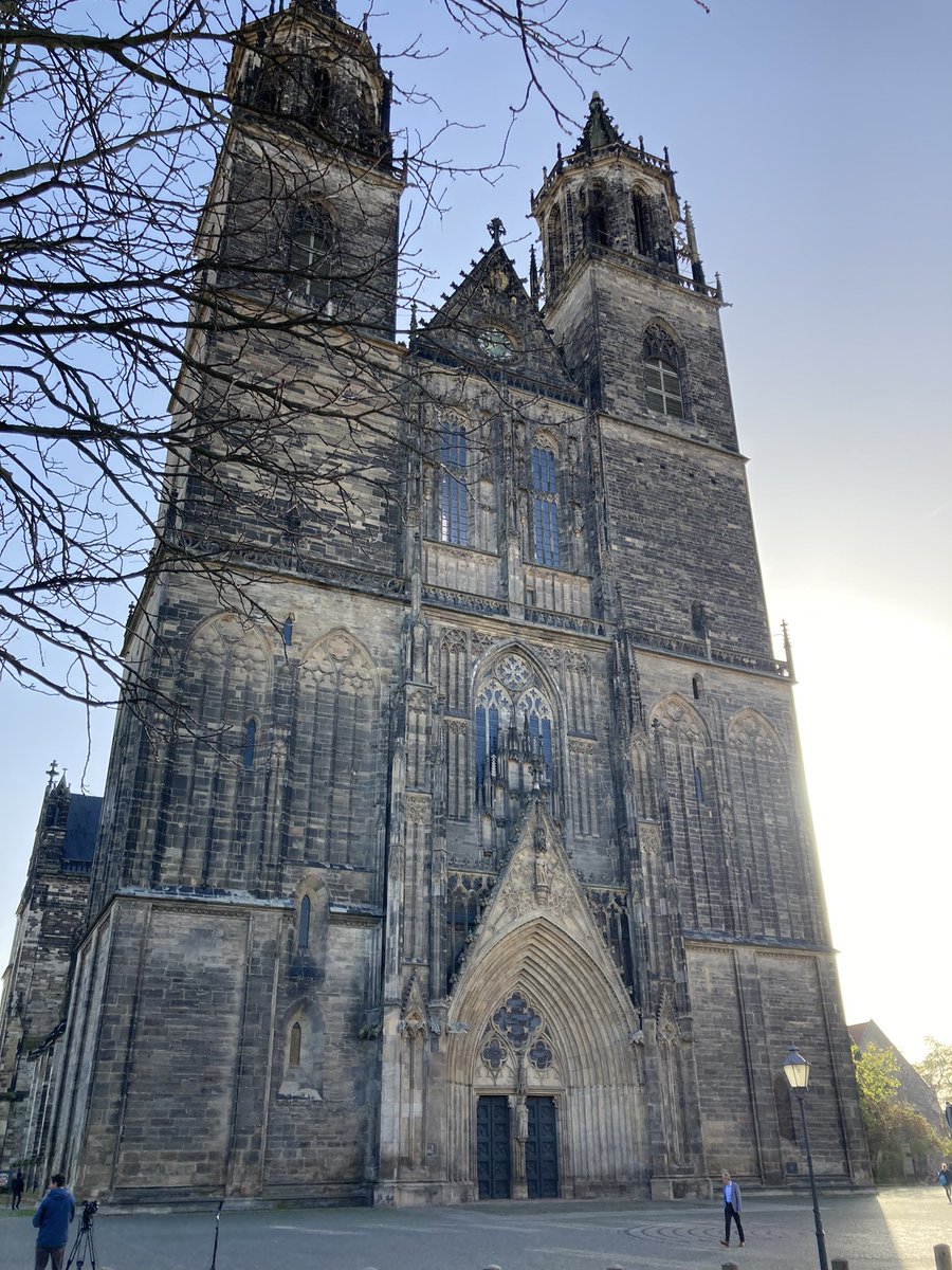 BurkhardRemmers's tweet photo. Heute bei strahlendem Sonnenschein in Magdeburg Verleihung Deutscher Umweltpreis! #uwp22 https://t.co/Tj0GiXhFa6