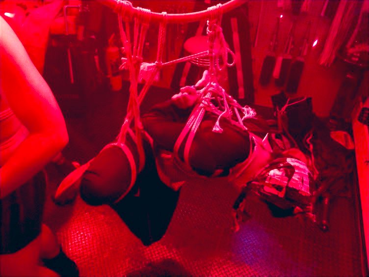 My very first  Shibari experience and party with <a href="/forfunbangkok/">FORFUN</a> 

โคตรรรรรรสนุกกกกกกกก 

Thx. @cuteropeswitch สำหรับการดูแลอย่างดีครับ 

Thx. @rubberforfun and all staffs ครับ