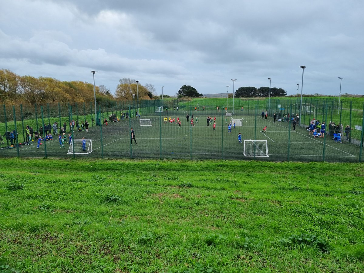 NFDYFL's tweet photo. U7 4aside @2RiversmeetLC in full swing
100% respect stewards/marshall's attendance
@HampshireFA #theirgame.. Mandatory EVERY GAME EVERY WEEK
create the right environment every week, reduce respect issues https://t.co/lg3O1E10bI