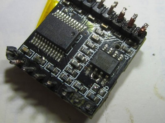 saiki0011's tweet image. 乱改装で破綻した
#MP3Player 2台目ですが
検証の為に解体しました🧐

高さを稼ごうと直付けした
#DFPlayerMini のコンデンサと
抵抗が熱で外れかけてました＜滝汗💦
どれだけいじり倒したのか
判るような残念な原因です
やはりピンソケットは必要という事で＜自爆🤣

 #電子工作 #ATmega328p #Arduino