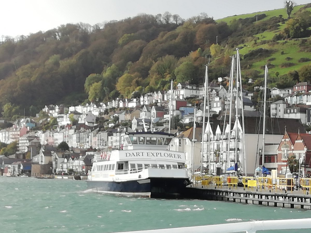 Bright &amp; very breezy morning in Dartmouth South Devon 🇬🇧 this #Sunday 🙂