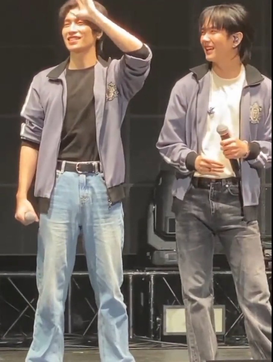 beluvetian's tweet photo. BIBLEBUILD IS REALLY INLOVE! 

@biblesumett @Buildbuilddd #KPWorldTourTaipei 
#BibleWichapas #BuildJakapan https://t.co/afKB3iBihV