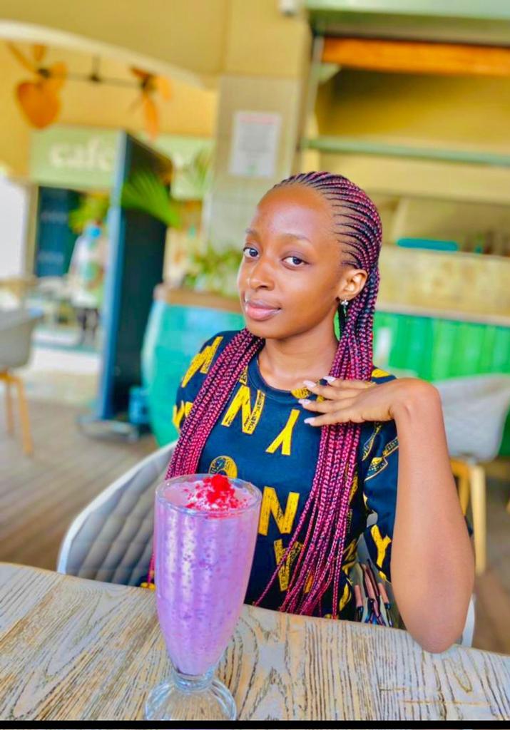 Hello world..... your queen is here to say hello...the voting is still on... kindly vote for me to the crown of miss bunyoro 22 contestant no 7http://missbunyoro.org Mirembe Agatha Amooti on this