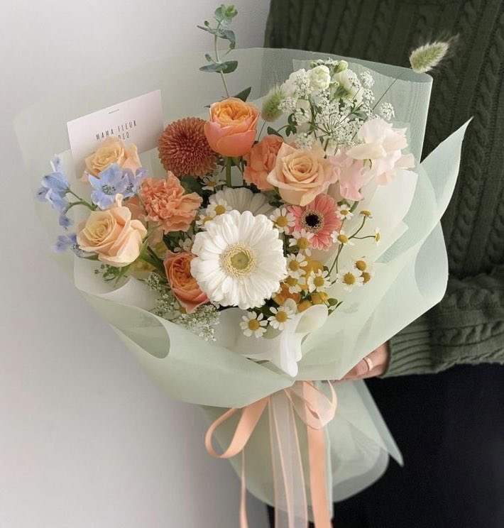 300moods's tweet photo. lovely bouquet 💐🪷 https://t.co/dwOYF8f0j2