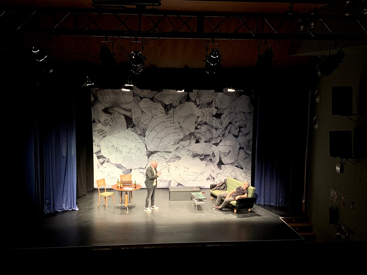 Ambfiteatre's tweet photo. Quant vam gaudir ahir a Benetússer!
GRÀCIES a tots els q van acudir a vore la nostra "ANGOIXA" al Centre Cultural El Molí de Benetússer, va ser una gran nit i un plaer per a nosaltres! 🎭👏
Magnífica organització i molt contents amb la gran acollida del públic! 
#vapertu ❤️ Pep https://t.co/GWT6FatRDq