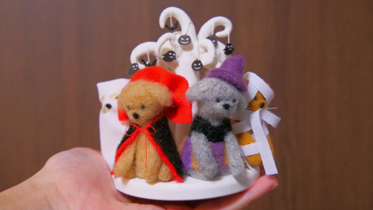rimorimo_marimo's tweet photo. ハロウィンコスプレ犬作りました
#羊毛フェルト #粘土 #ハロウィンコスプレ #トイプードル https://t.co/AAf64HqxNy
