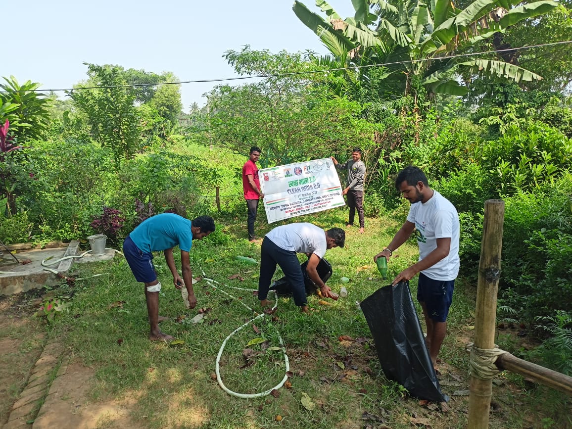 mybharatjspur's tweet photo. Clean India 2.0 Campaign is being Organized by - Nehru Yuva Kendra Jagatsinghpur 
Coordinated by - Nyv Avisek Rout
Venue- Akhandanmani temple,Block : Biridi,district : Jagatsinghpur
#swachhbharat2022
#cleanindia2022
#NYKSINDIA
#nyksodisha
#nyksjagatsinghpur https://t.co/0quzQ2qUUj
