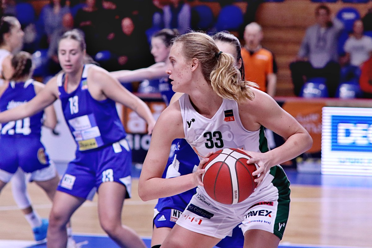 DivisovaLuisa's tweet photo. @bkzabiny vs. BK Strakonice (29.10.2022 Brno) @ecunane_  double-double (14 points + 15 rebounds) 💪🏻💚 https://t.co/YnuC1Wzm5I