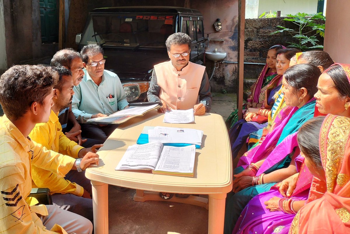 Debashisha_Hota's tweet photo. Guided Leaders of SHGs from ANGUL DHENKANAL for 40 to 80 % Subsidy in PROJECTs of TRACTOR HARVESTER

ଟ୍ରାକ୍ଟର ହାର୍ଭେଷ୍ଟର ପ୍ରୋଜେକ୍ଟରେ ୪୦ ରୁ ୮୦ % ଛାଡ ପାଇଁ ଅନୁଗୁଳ ଢେଙ୍କାନାଳର ଏସଏଚଜି ନେତାଙ୍କୁ ଗାଇଡ୍ କଲି

Sri @narendramodi @AmitShah @DattaHosabale @JPNadda @blsanthosh @sunilbansalbjp Ji https://t.co/OT7A6Vj00W