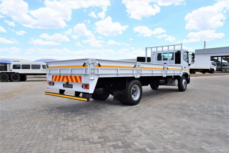 CarmazingSA's tweet photo. 2019 Nissan UD Croner LKE210 (H42 ) Auto Drop Side 

43,000 KM
Automatic
4X2
Diesel
5,100.0L

12 Socket, 4x2 Freight Carrier, 7m Load Bin, Aircon, Cup Holders, Full Service History, Immaculate Condition, Radio, USB port 

Contact The Car Dude on:
0834908382
sales@carmazing.co.za https://t.co/SRJ6heaeo4