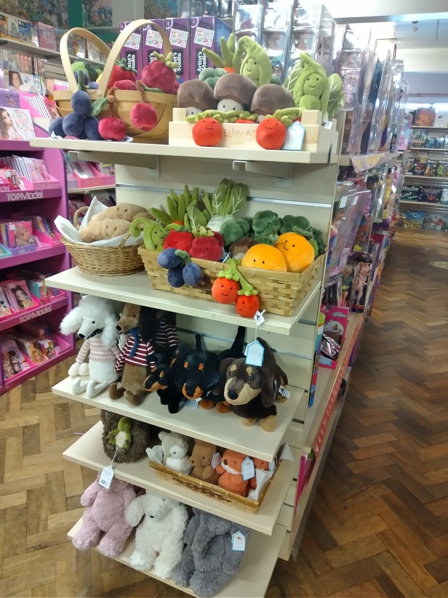 bakersarah2's tweet photo. Too cute!!!
Jellycats at work!!
#Jellycats #toys https://t.co/5yj8iMk0HI