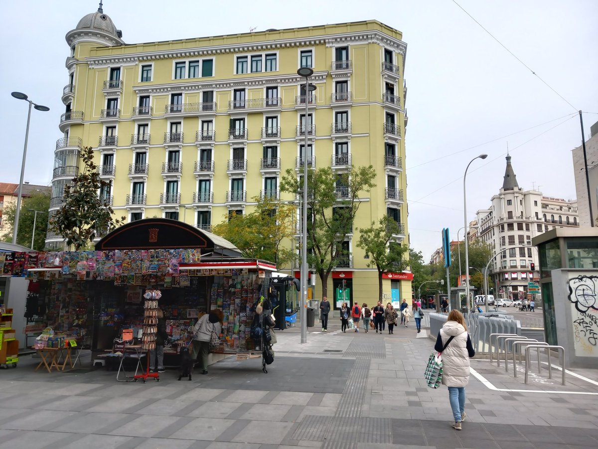 Plaza of the Goya metro station https://t.co/fYbZNpG5Y2