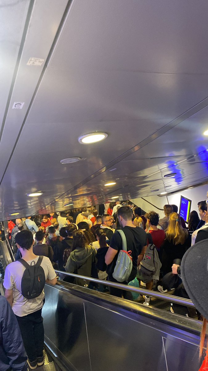 OdioAtac's tweet photo. Termini questa mattina
#atac #roma #tpl https://t.co/Ec94liPbZ7