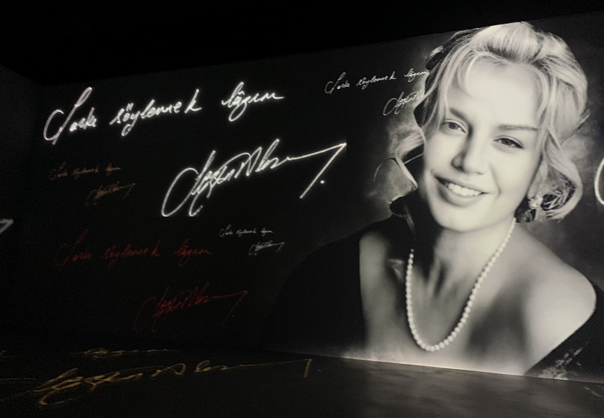 Şarkı söylemek lazım 🖤