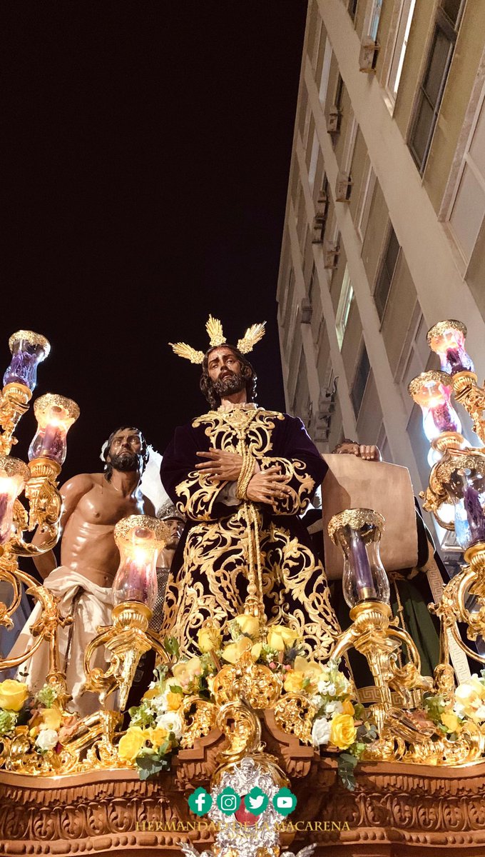 MacarenaAlmeria's tweet photo. Concluye esta jornada histórica para la ciudad. 

El mundo cofrade pudo conocer como la Luz De Dios ilumina Almería. 

Y como tus hijos, Señor, siempre van tras tu senda, siguiendo tu camino allá por donde vayas. 

#YoSoylaVerdad #MagnaAlmeria22 https://t.co/pXYewj9Drf