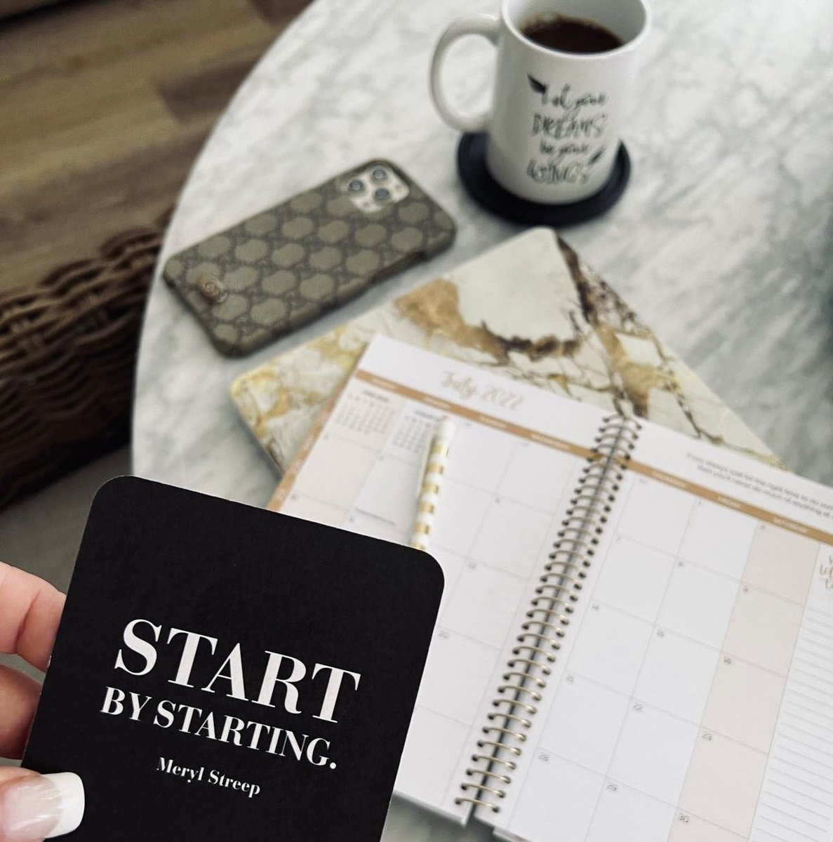 Styled With Robin tweet media