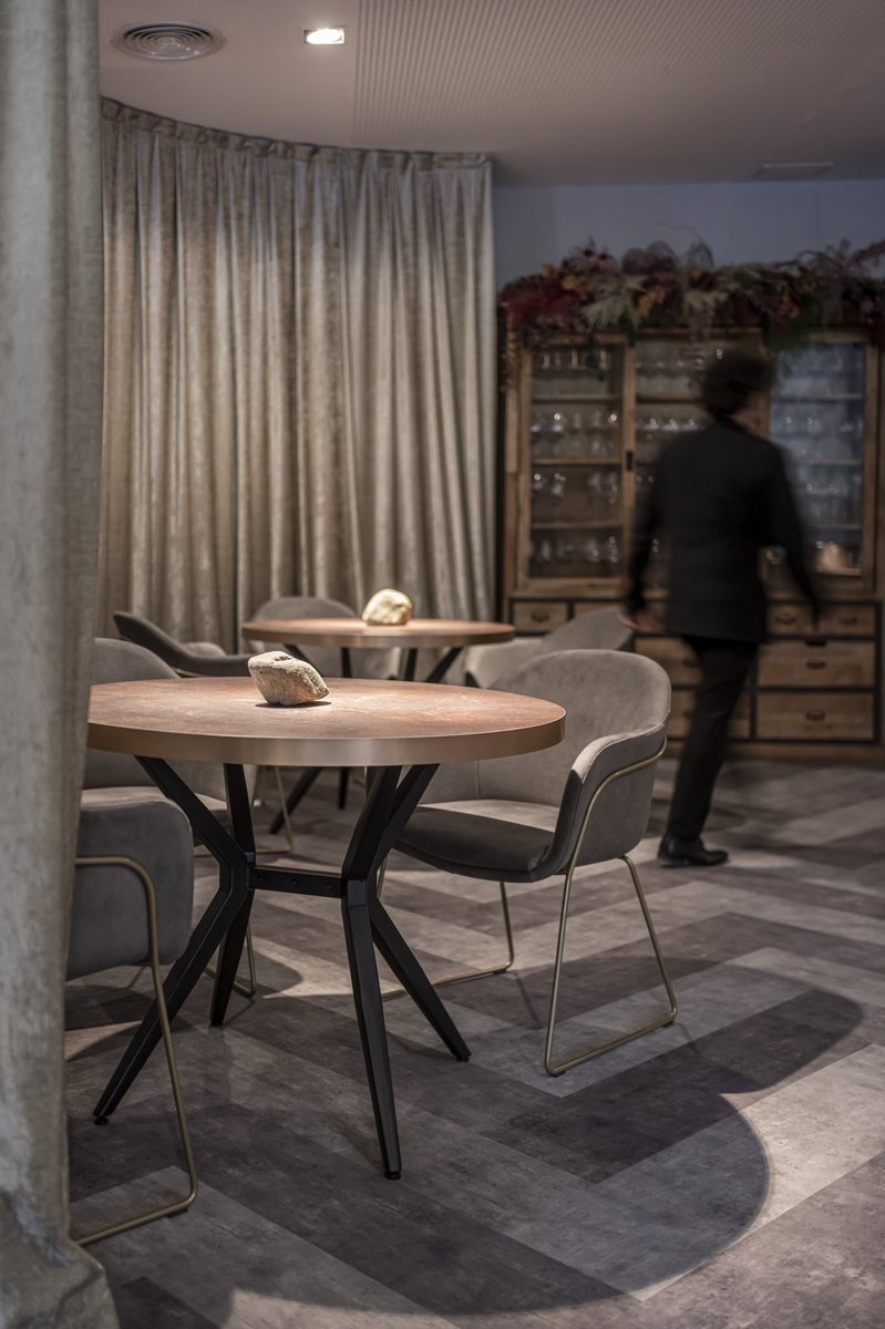 ☝🏻Os recordamos que el lunes 31 (comidas y cenas) y 1 de noviembre (solo comida) abrimos para vosotros. 

¡Podéis hacer vuestra reserva en aquí! ➡️ restaurantemagoga.com/reserva-magoga/ 

#FelizDomingo #magoga #experienciagastromica #Halloween #diadelossantos #Cartagena #murcia