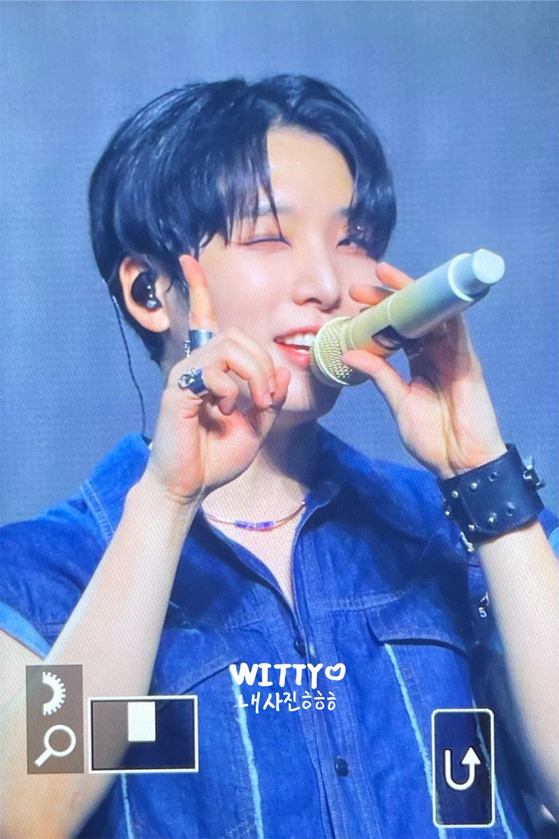 witty0607's tweet photo. 221030 스튜핏럽 넘 조 ㅇㅏ...ㅠ
#서호 #원어스 #ONEUS https://t.co/TmTMS1CCKR