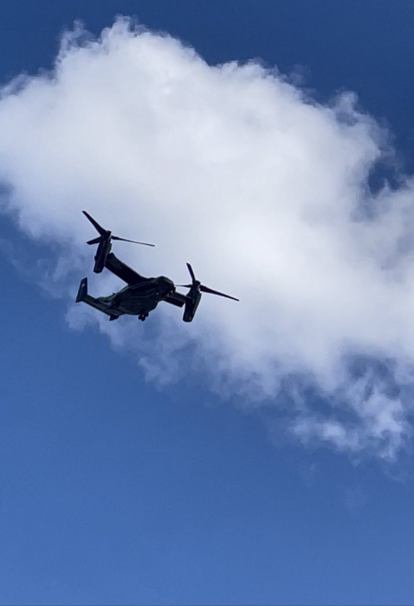 Cecilia_P's tweet photo. Does anyone know what’s up with the military helicopters over Hallandale Beach? https://t.co/C4S3re3dLt