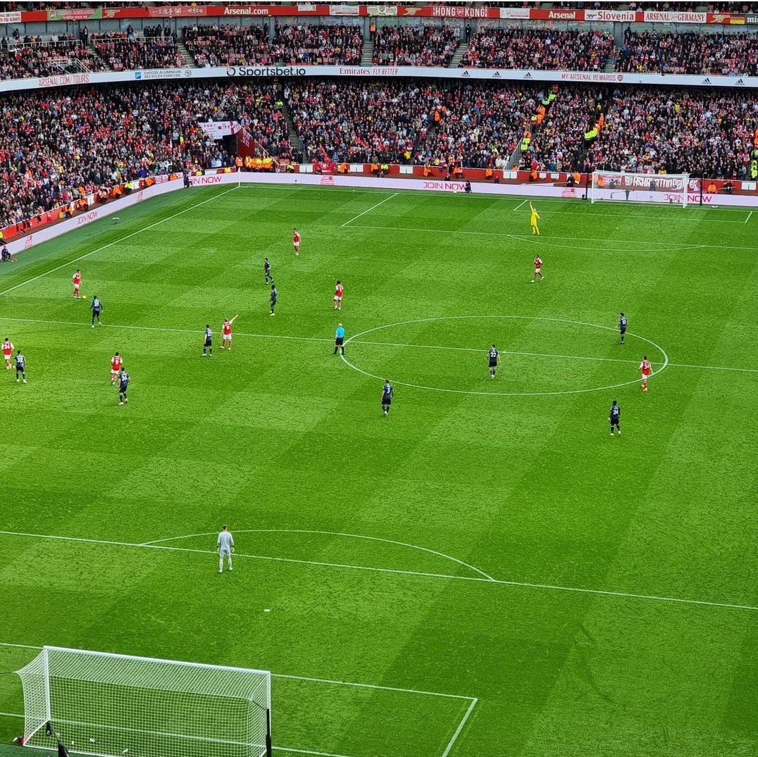 TheRambler84's tweet photo. At the Arsenal game with my brother in law (season ticket holder) #NFFC #AFC

Forest fans: "Forest are Magic on and off the pitch"

Arsenal fans: "Derby are bigger on and off the pitch"

😂😂😂 https://t.co/s446vlMvEd