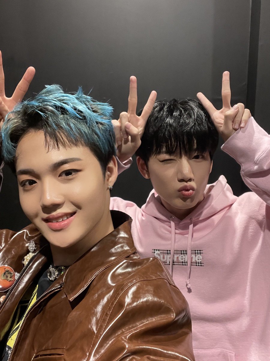 AngelaKoch76's tweet photo. I vote #treasure     💙    for Worldwide Fan's Choice Top 10 #MAMAVOTE https://t.co/p1atE2Iv2Q