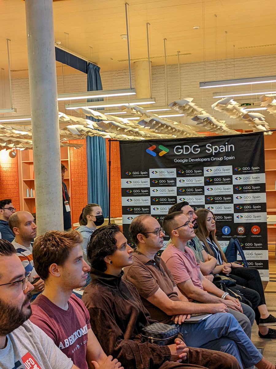 Este fin de semana he estado con compañerxs de muchos GDGs de toda España en el #DevFestSpain de <a href="/GDG_ES/">GDG Spain</a> ♥️

Siempre es un placer participar en estos eventos y poder pasar un rato compartiendo con la comunidad. Los eventos presenciales son imprescindibles 🤗