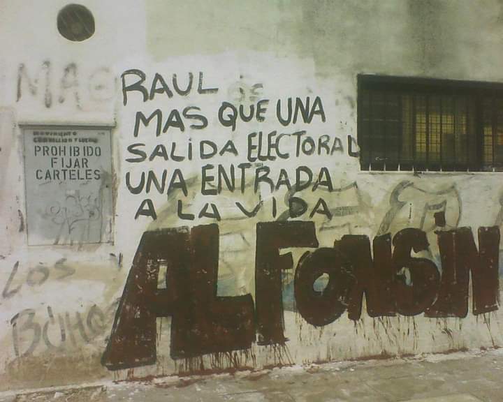 ggbarresi's tweet photo. #BuenosDias #BuenDomingo #30deOctubre de 1983 La UCR con Raul Alfonsin ganaba aquélla eleccion luego de jornadas negras en la #Argentina y asi fue "mas que una salida electoral fue una entrada a la vida" con paz y Justicia retomemos ese camino @NacionalMatanza @Comunicacionucr https://t.co/6R0EXUCtmA