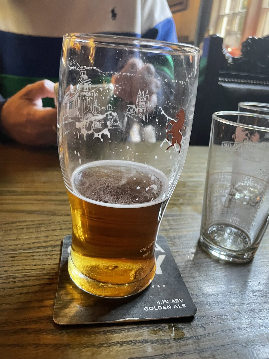 topfamilylawyer's tweet photo. Lovely lunch @thiefsneck with brother Stuart.Fine pint of @robbiesbrewery bitter and excellent food. Great local! Back home for #MANWHU shortly as couldn’t get tickets. #COYI https://t.co/dFnI8NQCCp