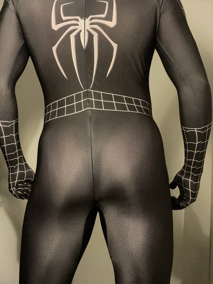 Any excuse to put on my Spider-Man suit 🕸🕷