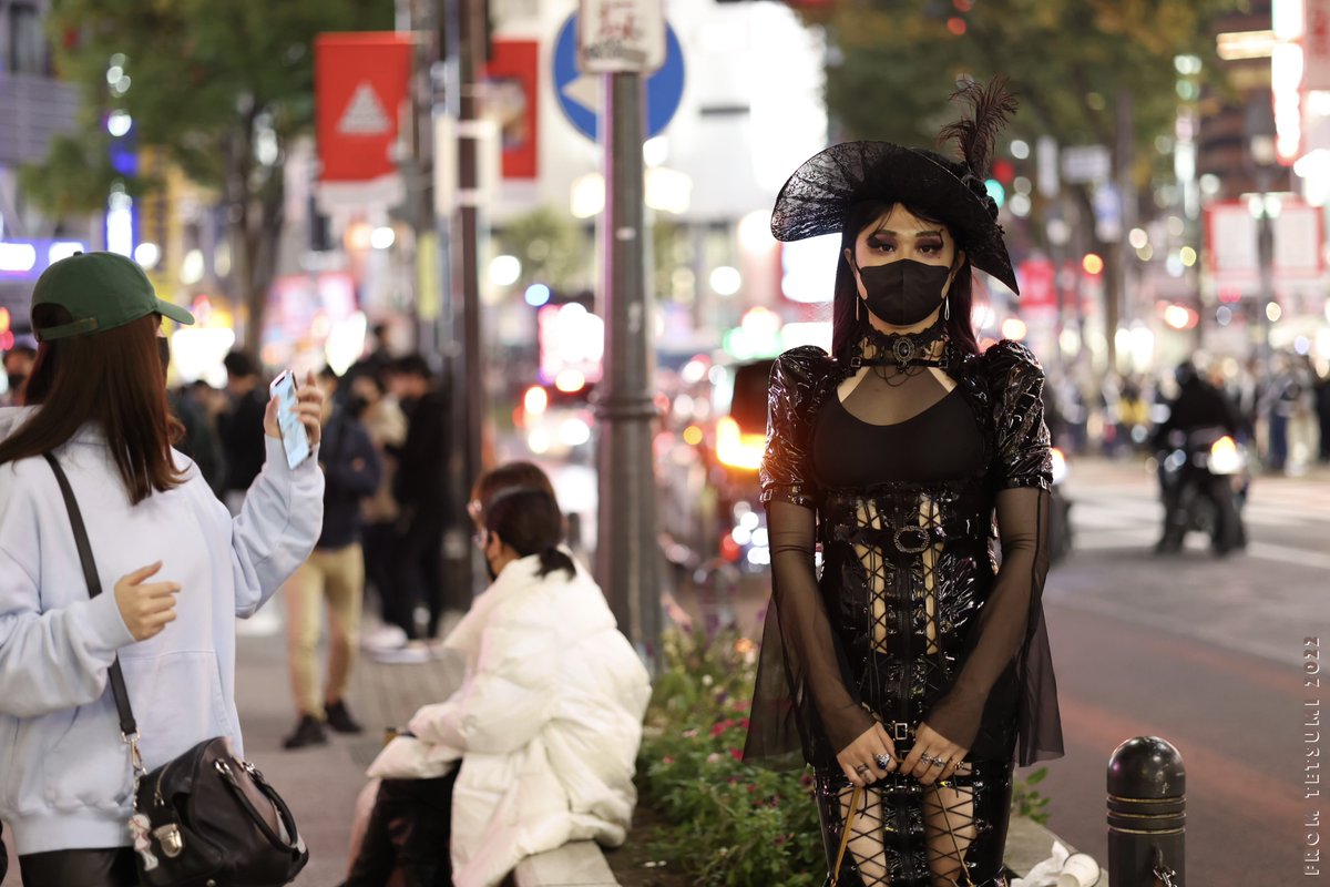 A short visit for Halloween night in Shibuya, Tokyo. (featuring @latex_Mooooori on picture 4)