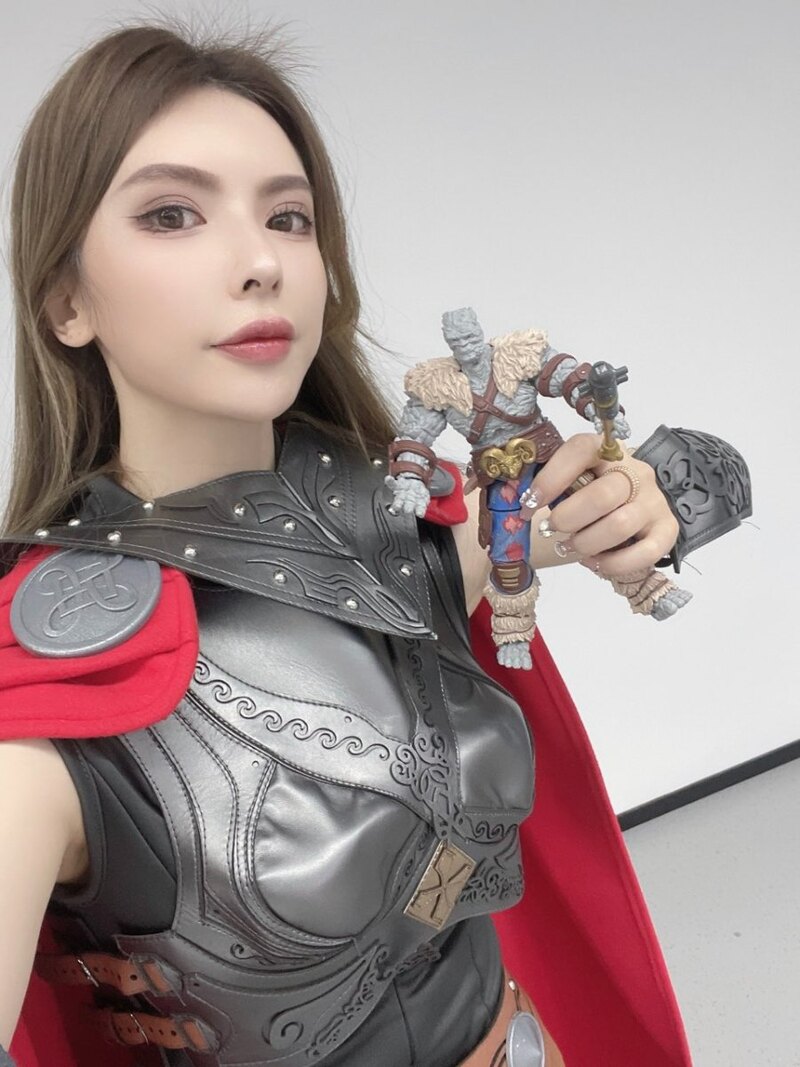 Toy news international on twitter cool collecting spotlight cosplay