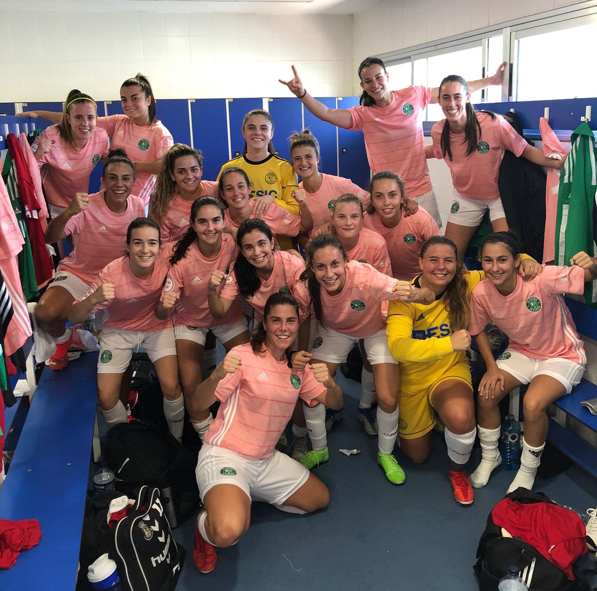 Gran victoria por tierras extremeñas 💯

Nos venimos con los tres puntos y la sensación del trabajo bien hecho 😊

¡Queremos más!

🟢⚪ #FamiliaVerde