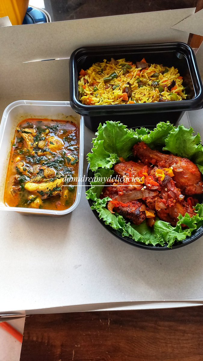 I made lots of meals yesterday but this particular one gave me joy, maybe cos it's fried rice😚. Fried rice, peppered chicken, Chicken peppersoup😋😍. @meeezzzzy @potam1304 @Konks4real @abujastreets @GoldSere @LaracrystalIge @EkwuEfa