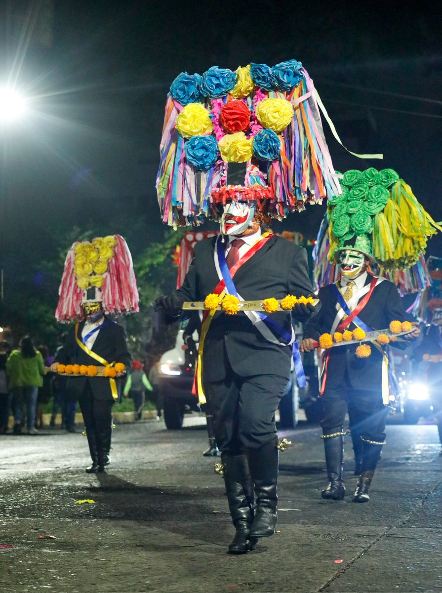 Con mucha alegría nuestro municipio participó en el Desfile de Catrinas 2022 de Xalapa, impulsado por nuestro gobernador Cuitláhuac García Jiménez, en donde los Viejos del Carnaval de Tuzamapan, se lucieron al interpretar sus danzas típicas.

#CoatepecOrgulloVeracruzano