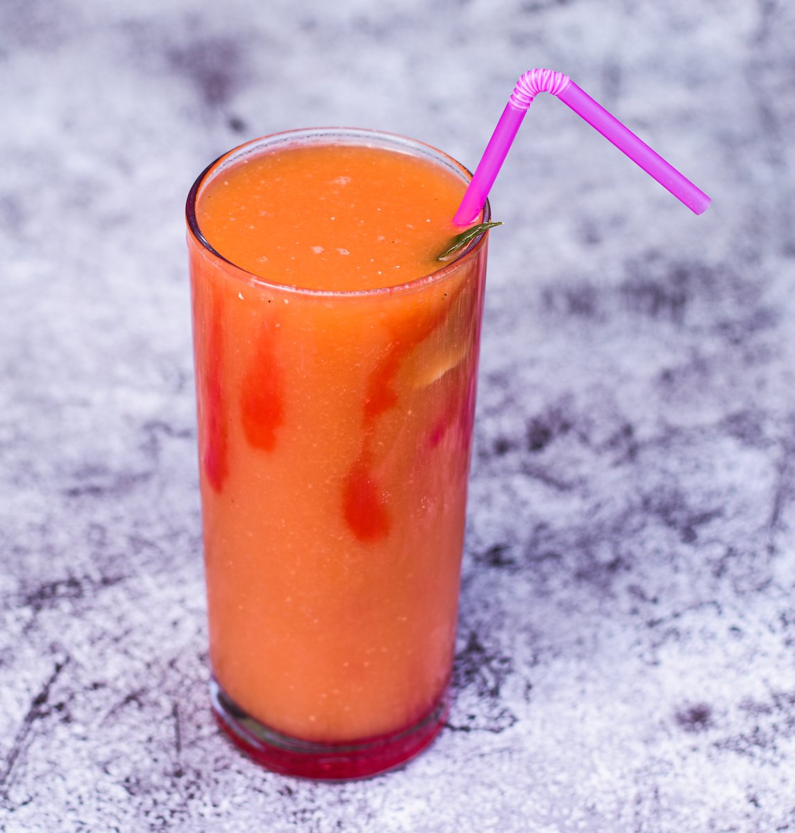 TheChillyYellow's tweet photo. Here's something refreshing to boost your Sunday evening!

In Frame: mixed Cocktail Juice.
.
.
#theyellowchilly #jinjacafes #freshjuices #mixedfruit #cocktails https://t.co/uGJQR5nnPq