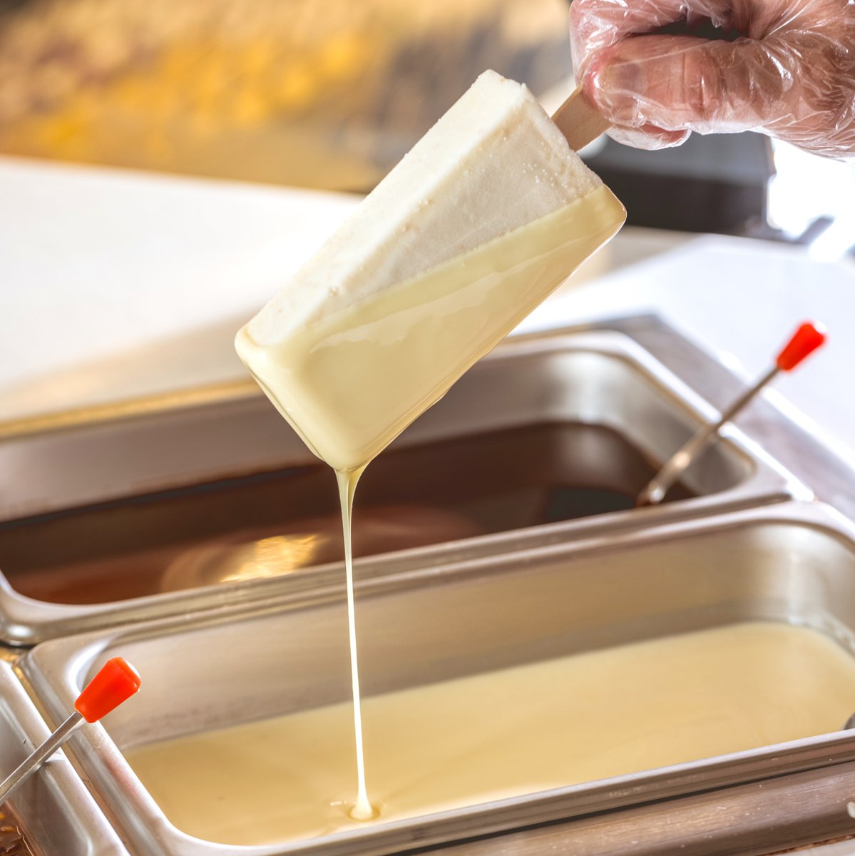 If you're looking for the best Sunday dessert, look no further. Our limited @nightowlcookie collab, the Guava Cheesecake is the perfect treat that you need!

Eat it as it is or dip it and top it with whatever your hearts desire😋

Only available in stores at our locations only 🤗