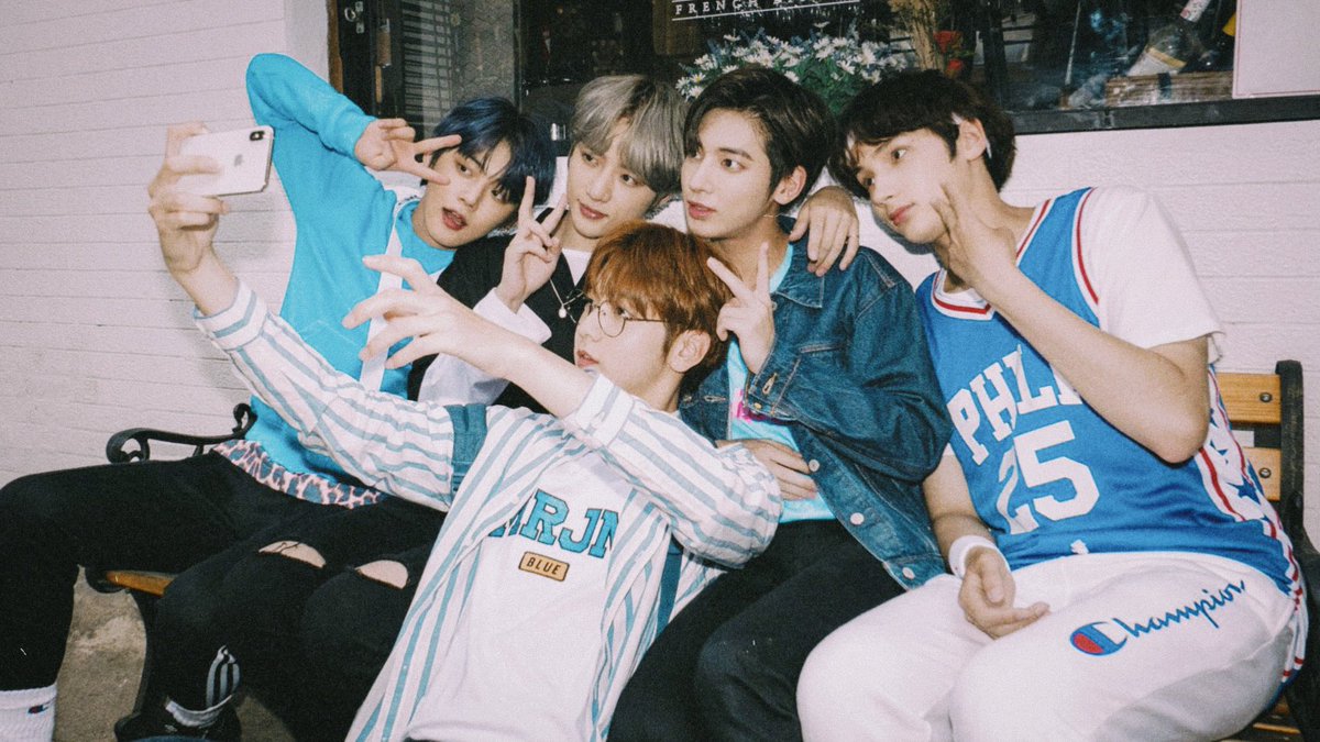filmsoftxt's tweet photo. #MAMAVOTE #txt https://t.co/LvGjFV1gFx