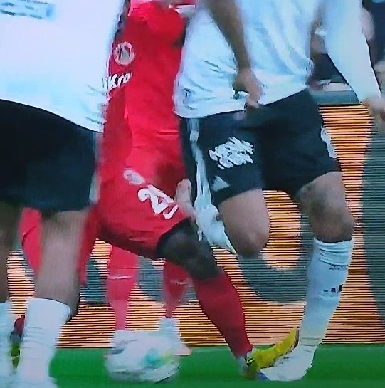 FgU3ccoXgAEqGu-?format=jpg&name=small