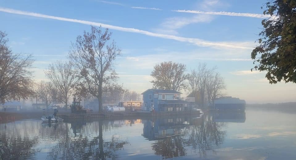 oldcutlivery's tweet photo. It was a foggy morning at #OldCut, #LongPoint https://t.co/qqj6NrgaBP