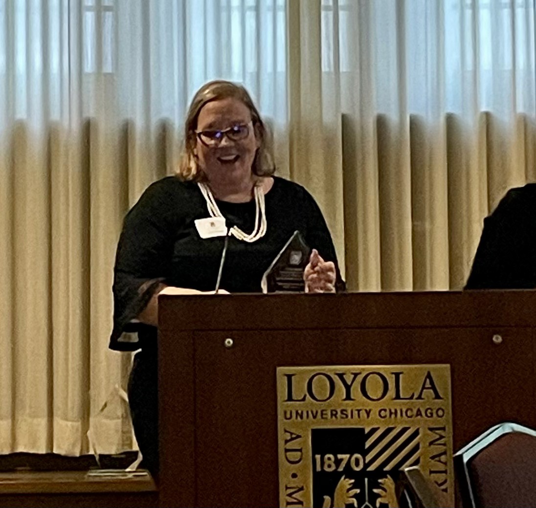 ChiCathSchools's tweet photo. Today’s #ThankAPrincipal features Dr. Ericka Mickelburg from @SPCParkRidge. Her commitment to education has helped SPC receive a 2020 Blue Ribbon. Recently, Loyola University Chicago recognized her as the Fall 2022 Distinguished Alumni. https://t.co/lIjKnTxDcy