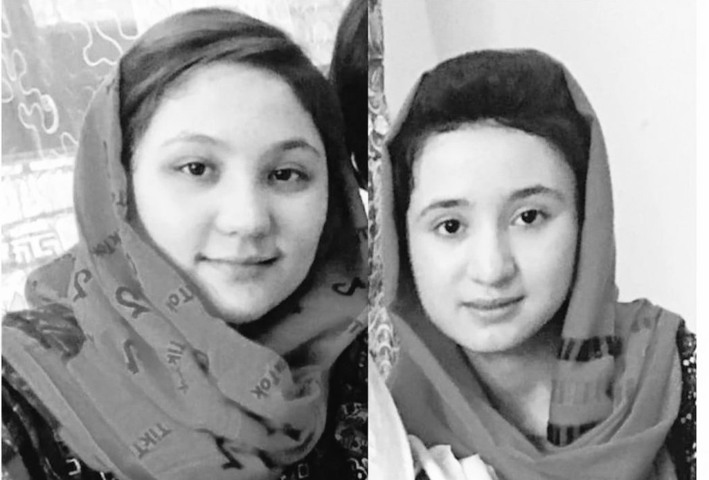 madina737's tweet photo. دو خواهری که با تمام آرزوهای شان زیر خروارها خاک آرمیدند.
#StopHazaraGenocide https://t.co/gDxMjwgcfW