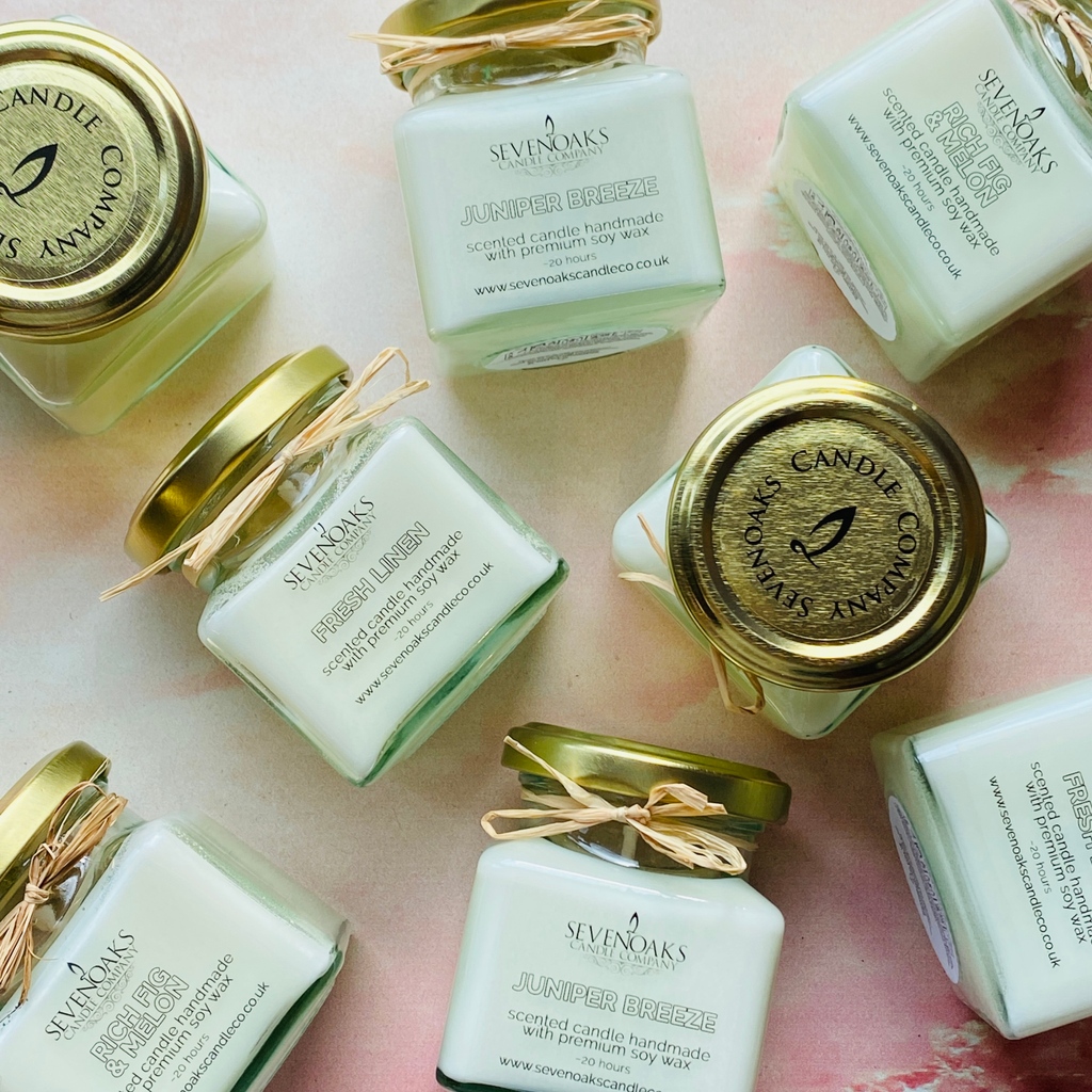 When Autumn is full of rich, spicy scents, why not mix it up a little with some more refreshing notes?
.
#scentedcandles #soycandles #kent #localproduce #smallbusiness #crueltyfree #waronwaste #lovecandles #supportsmall #shoplocal #sevenoaks #handmade #linen #juniper #fig #melon