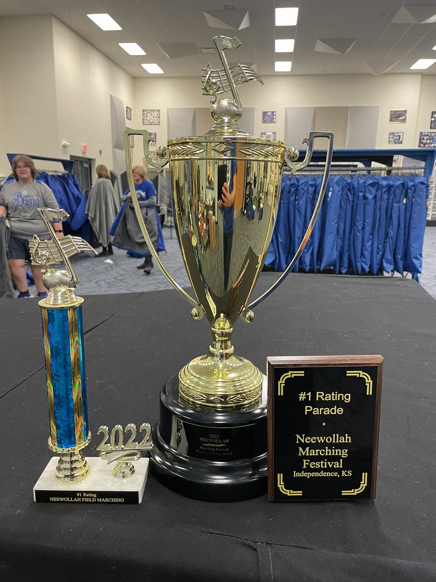 So proud of the GEHS Trailblazer Marching Band! Came home with some gear from Neewollah last night.
1 rating in parade marching.
1 rating in field show marching.
People Choice Award for best band