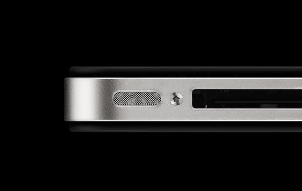 helvetiica's tweet image. Design of iPhone 4 🖤

- pill shaped mesh speaker grills
- chamfered edges
- satin finish stainless steel band
- circular volume buttons
- front/back glass sandwich