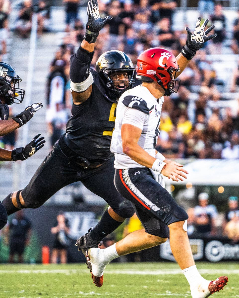 UCF_Football's tweet photo. "Boo" - @RIckyBarber75 probably https://t.co/IjX2x4Jcs4